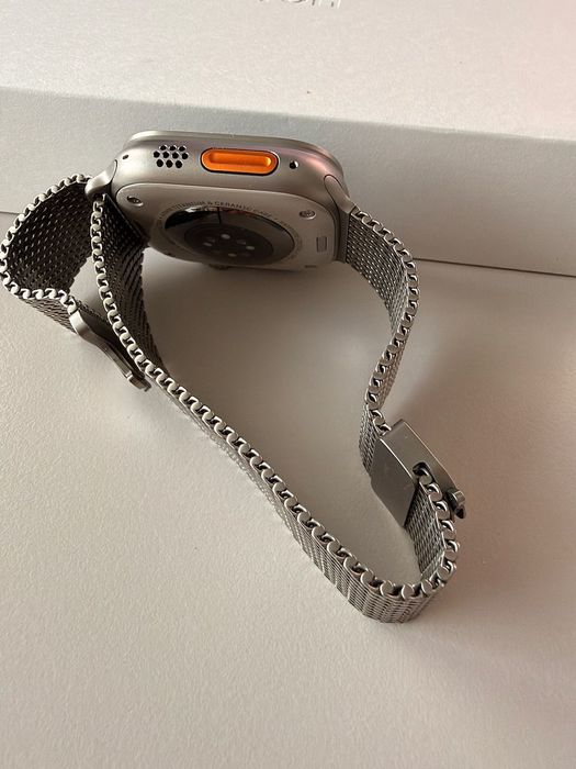 Apple Watch Ultra 3 49mm Titan Natural