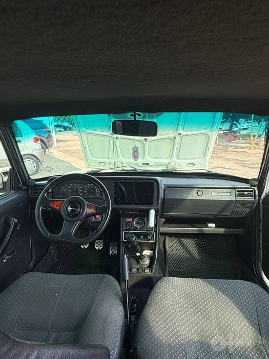 Moshina vaz 2107
