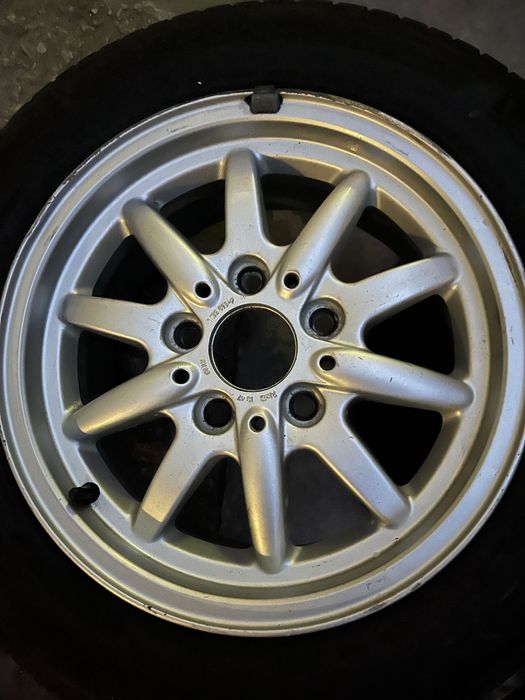 Гуми с алуминиеви джанти за BMW