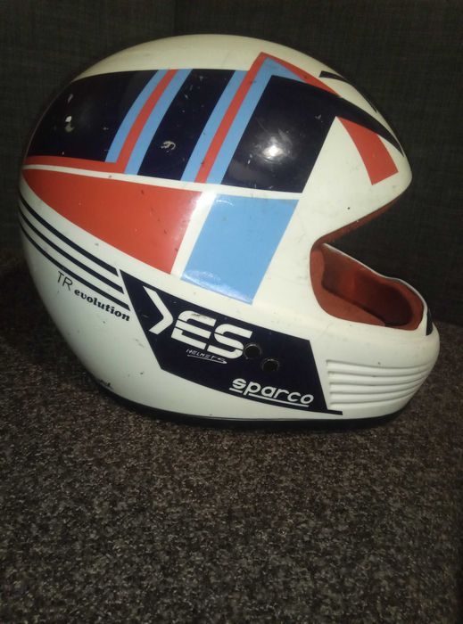 Каска SPARCO с изтекла FIA хомологация