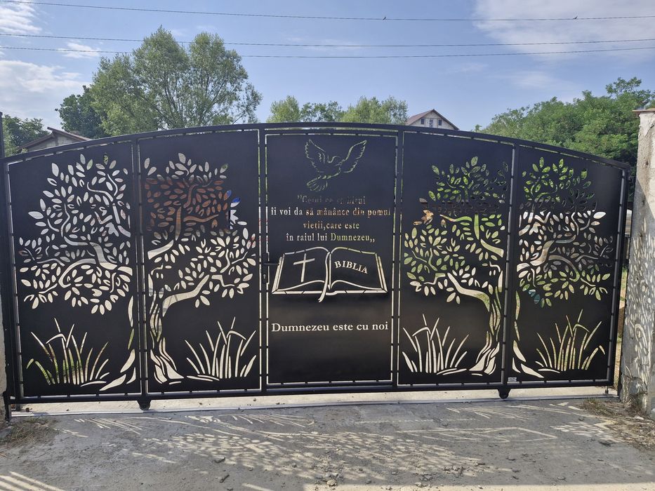 Porți și garduri tablă decupată.