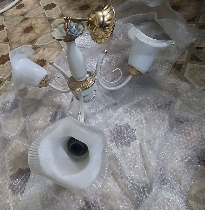 Люстра в отличном состоянии