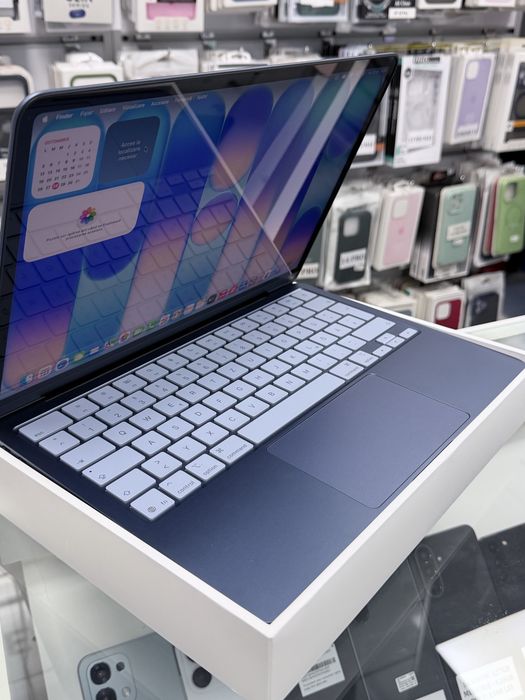 MacBook Neo 13” - 256GB SSD - 8 GB RAM - DeBi GSM Mobile Brasov