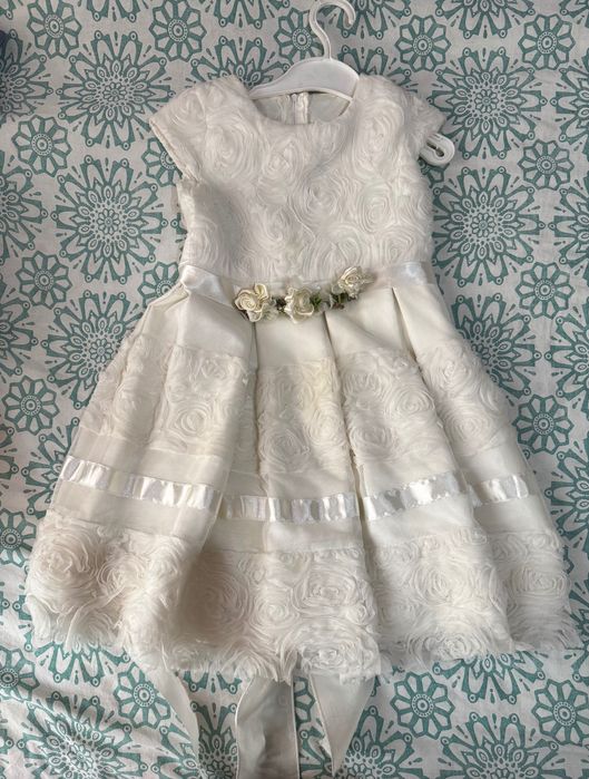 Продаются платья на девочку