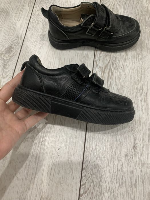 Продам детскую обувь для мальчика