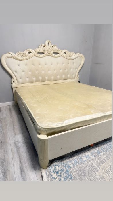 Кровать двуспальная