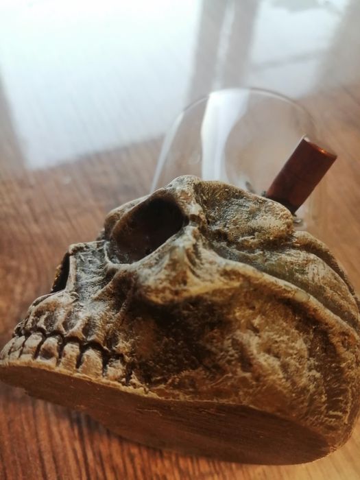 Продам рюмка череп пуля.