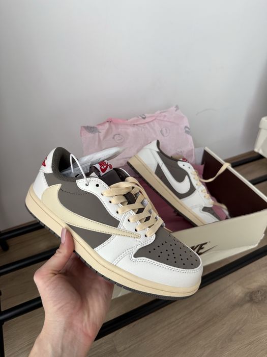 Маратонки Nike travis scott pазмер 38,5 24,5см