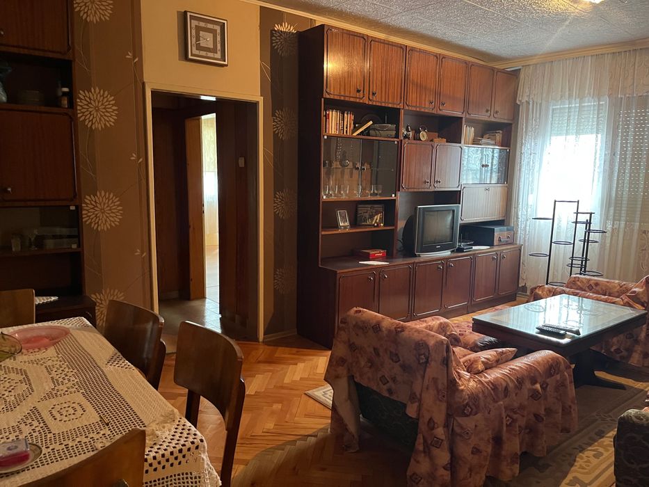 Продава се Тристаен апартамент в Благоевград, Идеален център - 81 кв.м за 1544 €/кв.м - Снимка #3