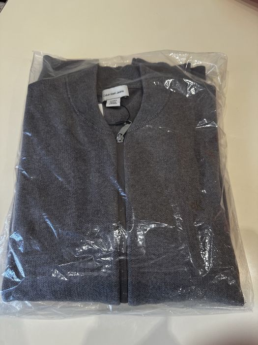 Cвитер с замком Calvin Klein