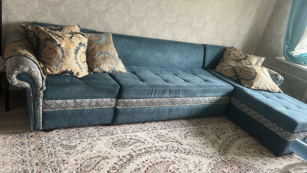 Продам диван хороший