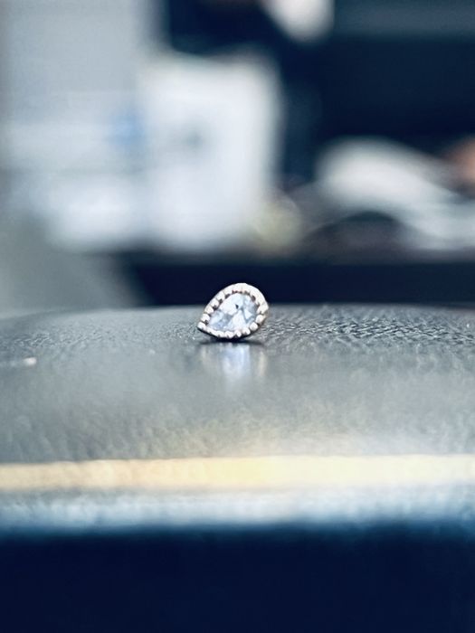 Златен Пиърсинг със брилянт