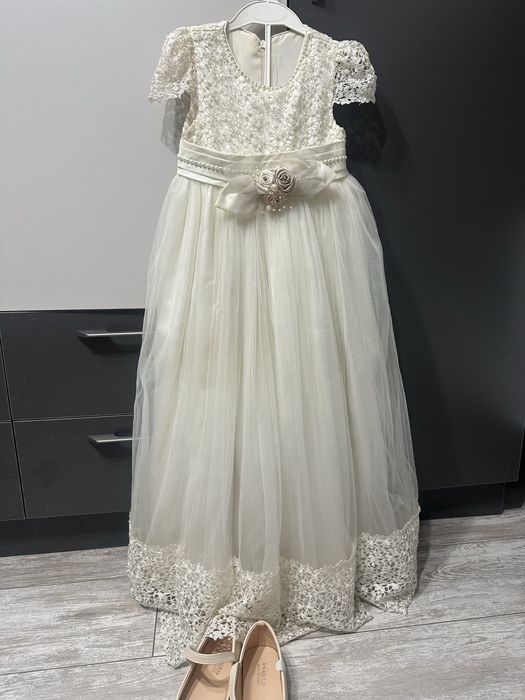 Праздничное Платье для девочки , белое на 6 - 10 лет