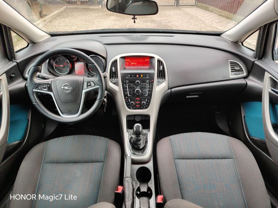 Opel Astra J 1.3cdti Euro5 an 2011 Încălzire Volan /Scaune  Climatroni