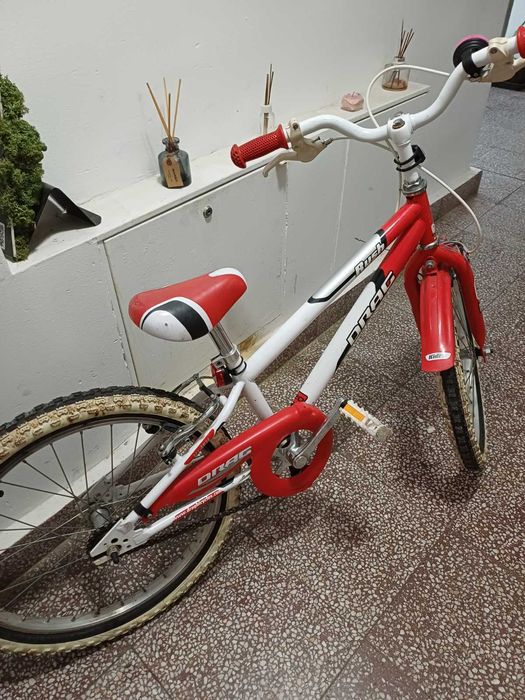 Продавам детски велосипед