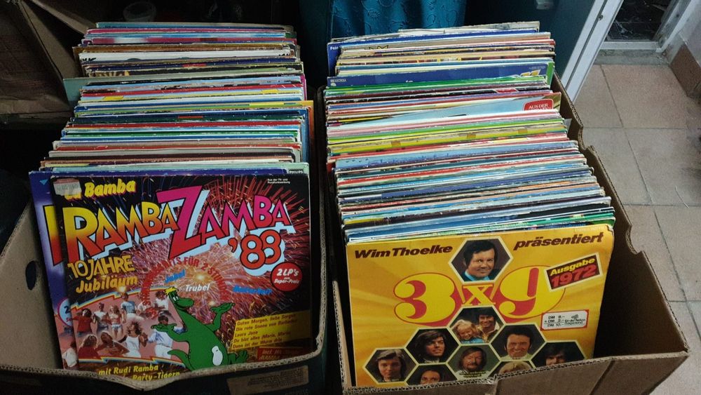 Lot Discuri Vinil colectie aproximativ 100 LP in stare buna cu muzica