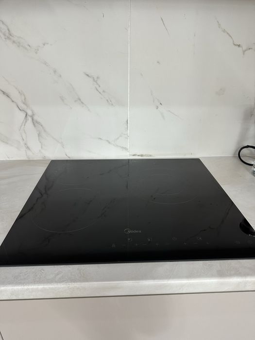 Продается плита midea