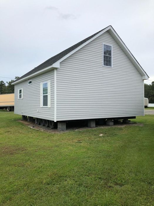 Vând case pe structură metalică modulară