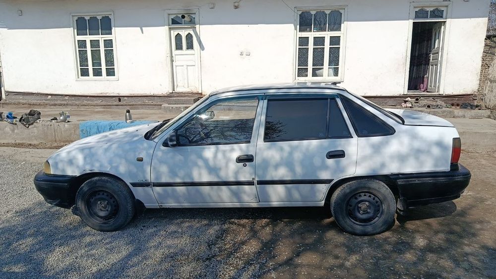 Нексия 1 сотилади