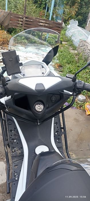 Продам Макси скутер