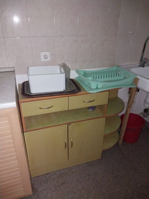 Диван, тумбочки, столик, кровать