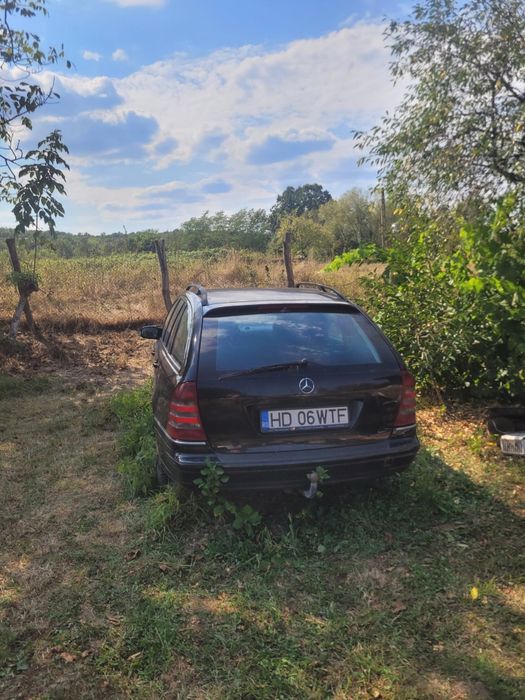 Mercedes-Benz C220 Break – piele, motor 2.2