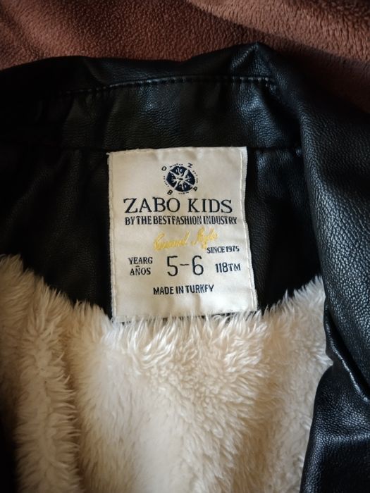 Продам детскую курточку