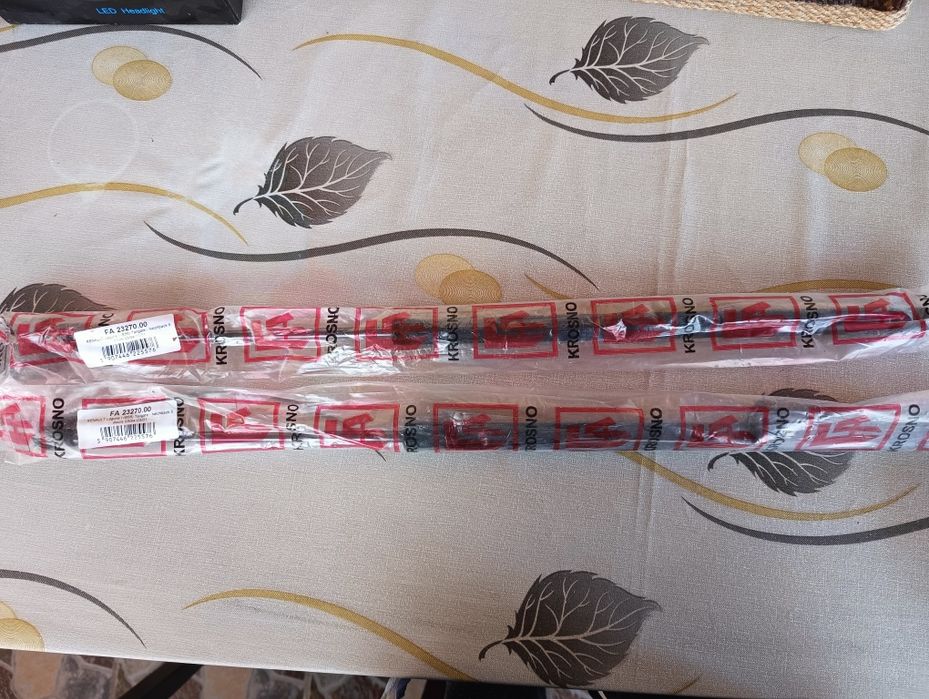 Амортисьори за багажник на Reno Laguna