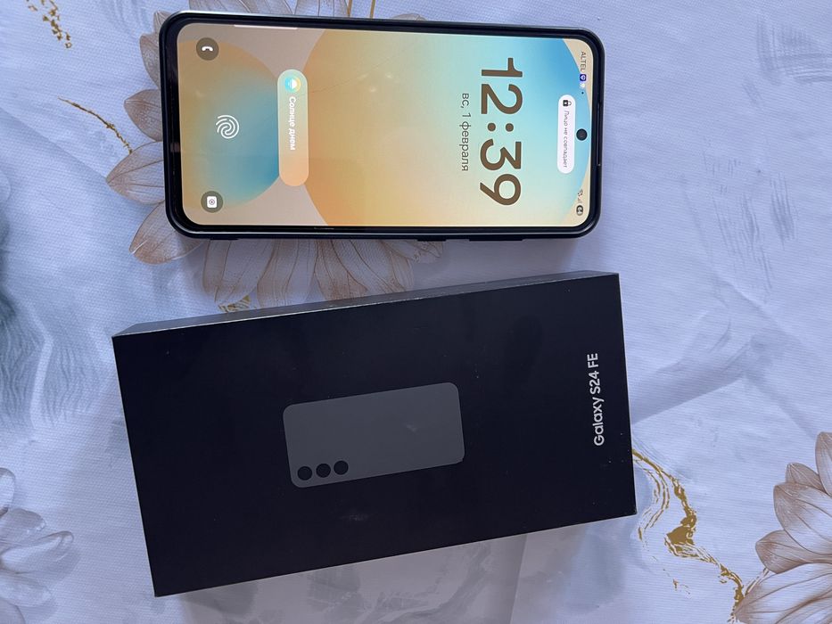 Самсунг (samsung)  s24 fe.