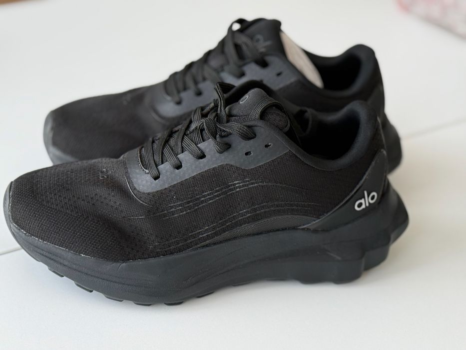Оригинални маратонки Alo Yoga Runner Black/Black Размер EU 38 / 25 см