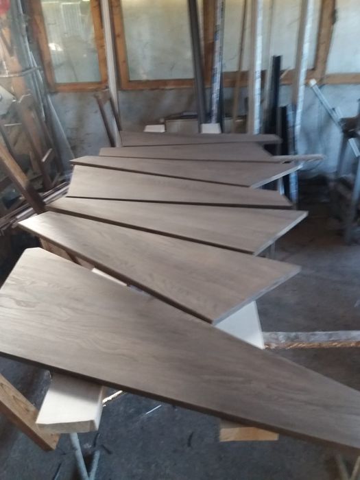 Blaturi lemn masiv, trepte lemn masiv   trepte si scari stejar,cireș,n