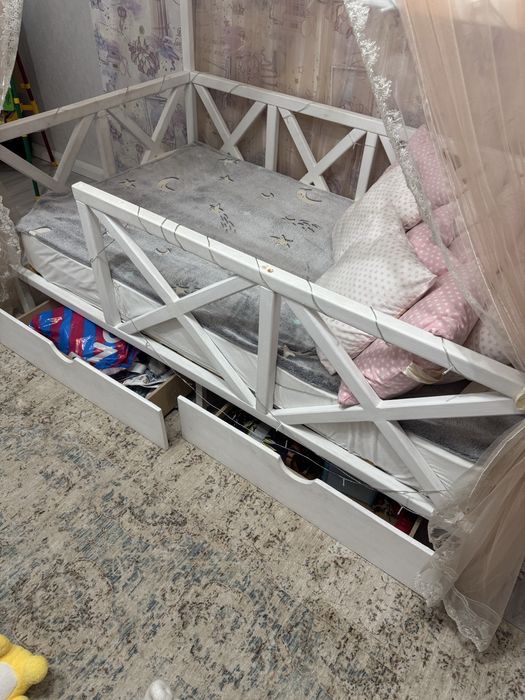 Кровать для девочек