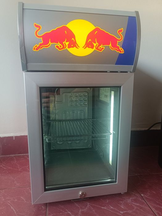Мини хладилник Red bull