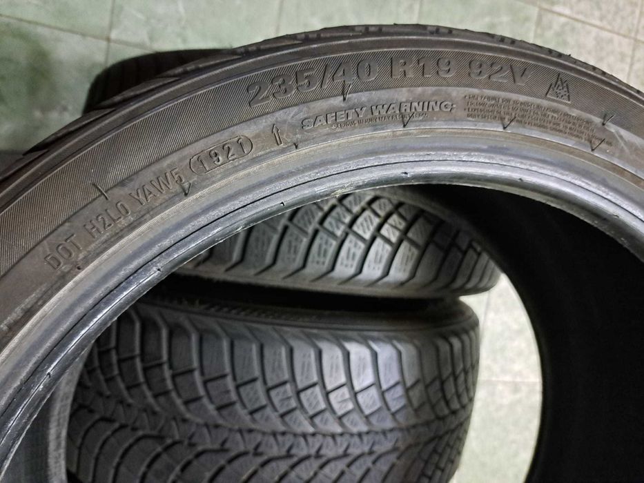 4 anvelope 235/40 R19 Khumo