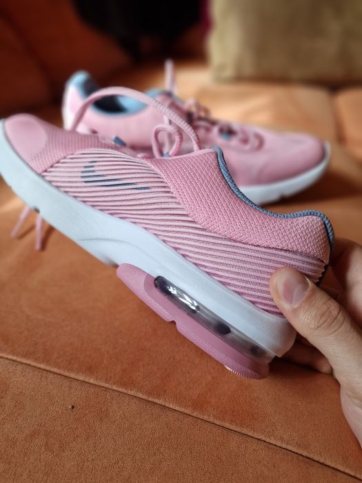 Vând incaltaminte Nike airmax