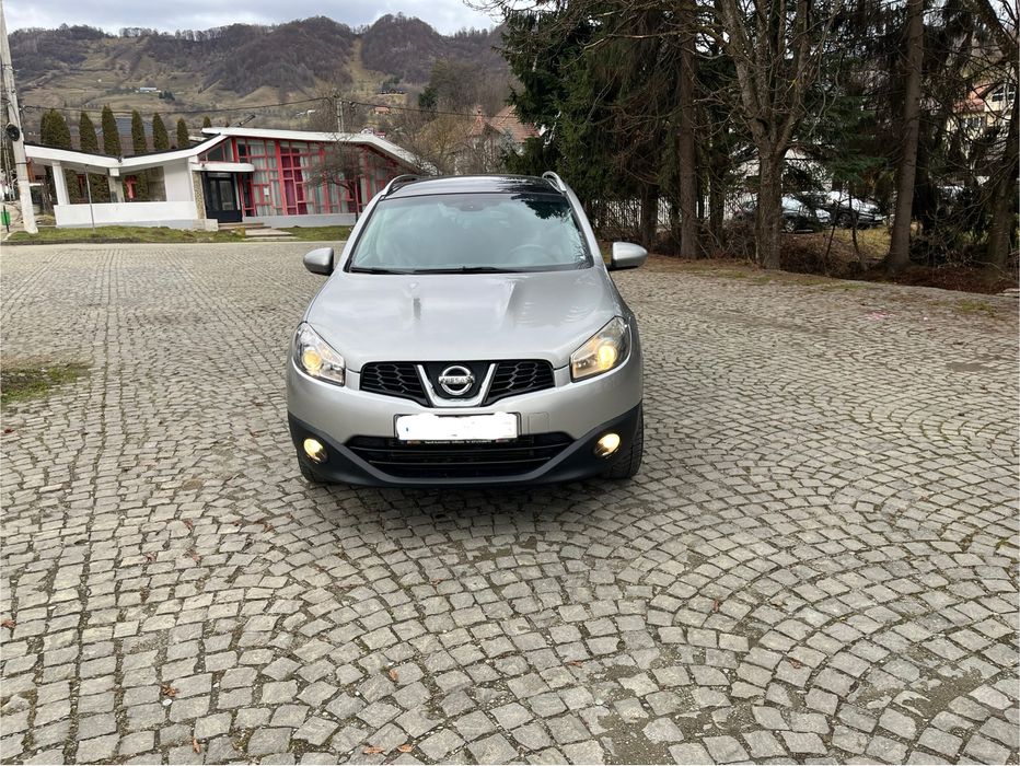 Nissan Qashqai+2 4x4 2.0 panoramic/automat