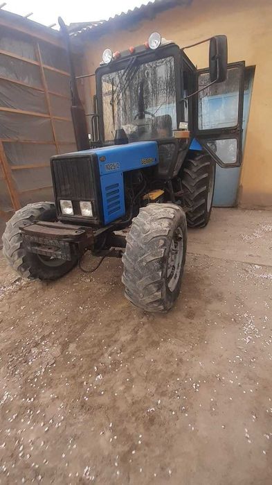 МТЗ 1025,2 Трактори сотилади