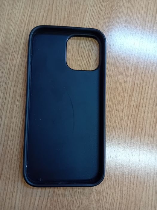 Husa Karl Lagerfeld originala  Iphone 13 ProMax. Husa este in stare fo