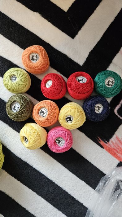 Fire de tricotat/crosetat si patratul bunicii