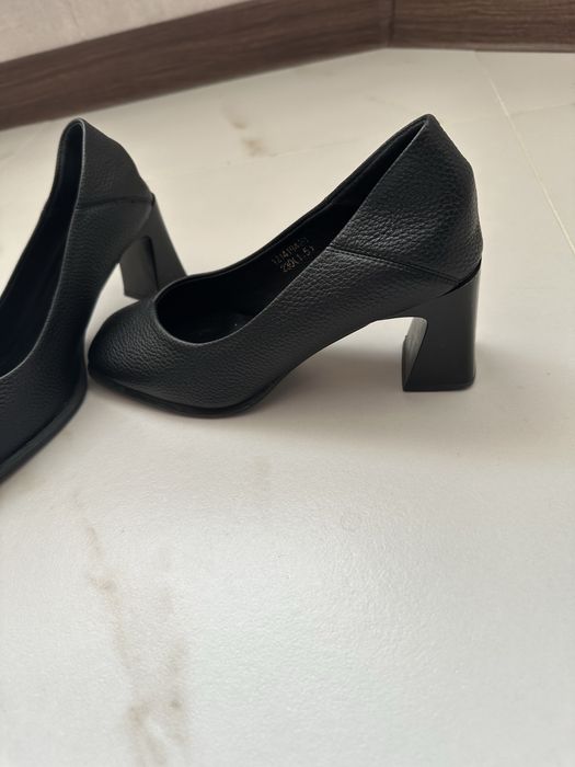 Женские кожаные туфли