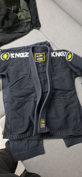 Продам Кимоно для Кикбоксинг