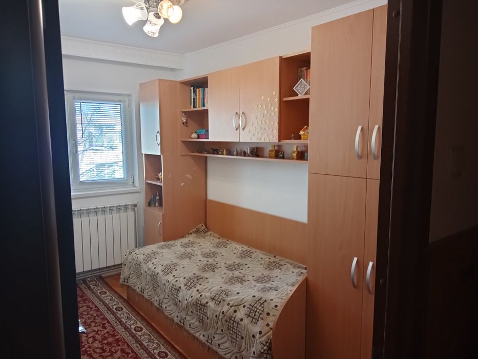 Apartament 3 camere decomandat Nicolina 1, mobilat și utilat.