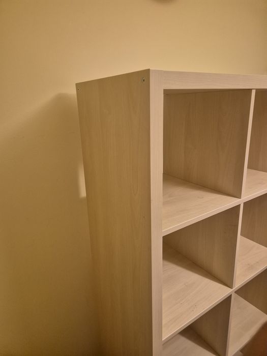 Vand  etajera de culoarea lemnului