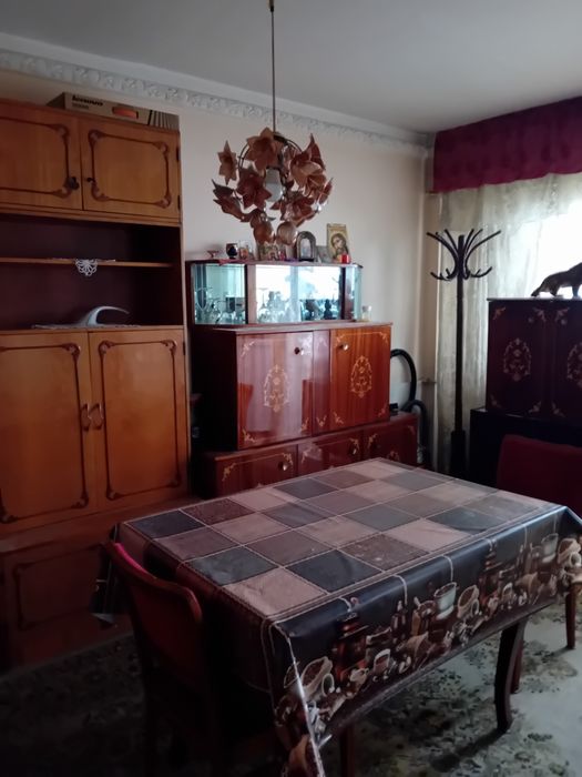Cameră de închiriat la apartament de 3camere