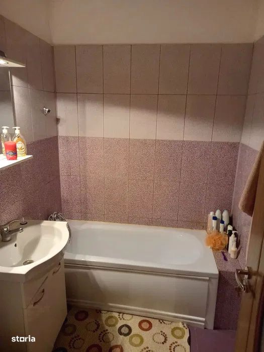 Apartament de inchiriat 2 camere,renovat/ aproape de metrou