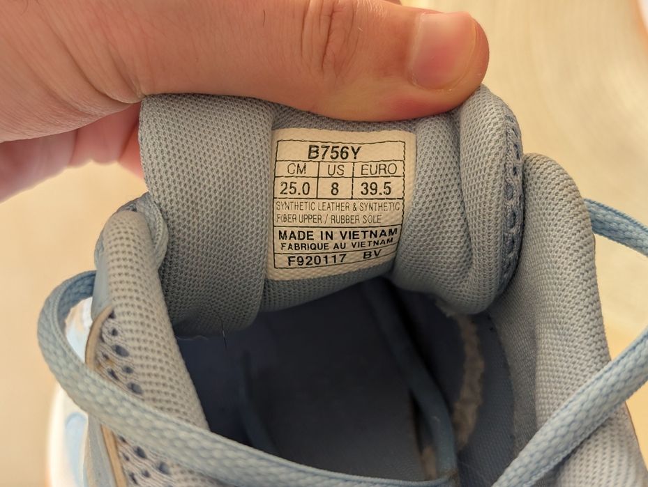 Дамски спортни маратонки Asics Gel-Rocket 8 / 39,5 номер