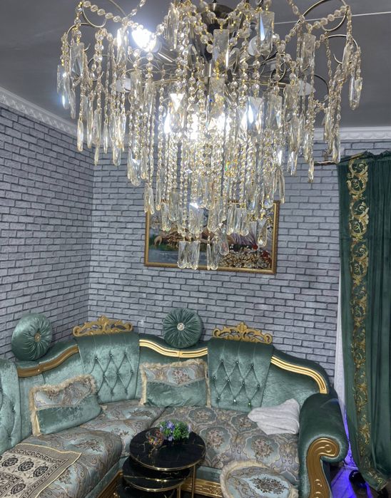 Divan ugalok sotiladi