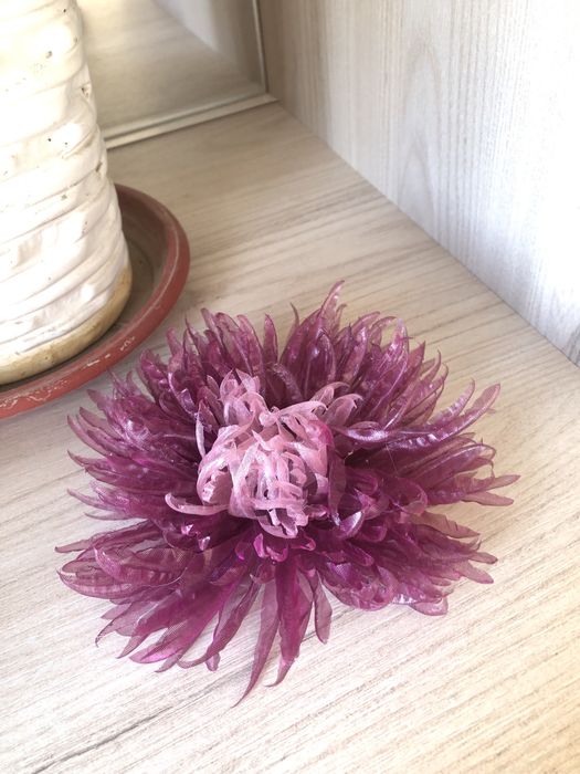 Брошь цветок хризантема