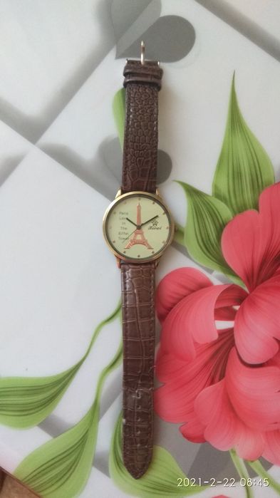 Продам часы наручные