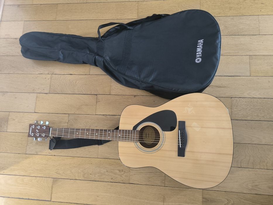 Vând/schimb Chitara acustica Yamaha F310P -  husa inclusă